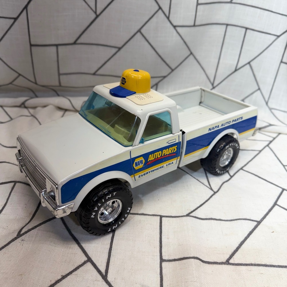 Nylint NAPA Auto Parts Pickup Truck Large White Vintage Pressed Steel Toy